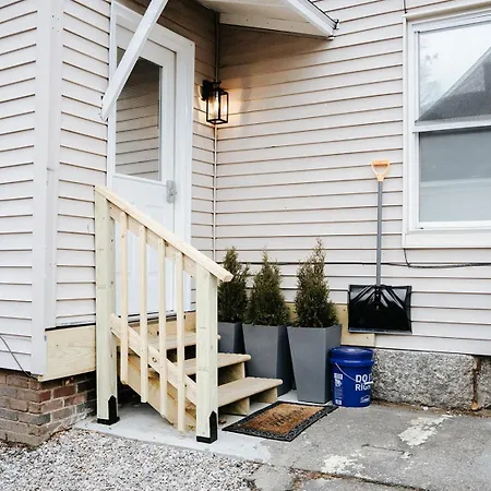 New! Cozy And Modern Unit With Hot Tub Apartment Laconia Exterior photo