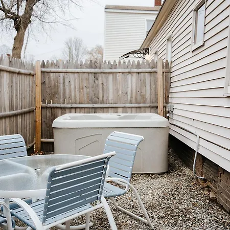 New! Cozy And Modern Unit With Hot Tub Apartment Laconia Exterior photo