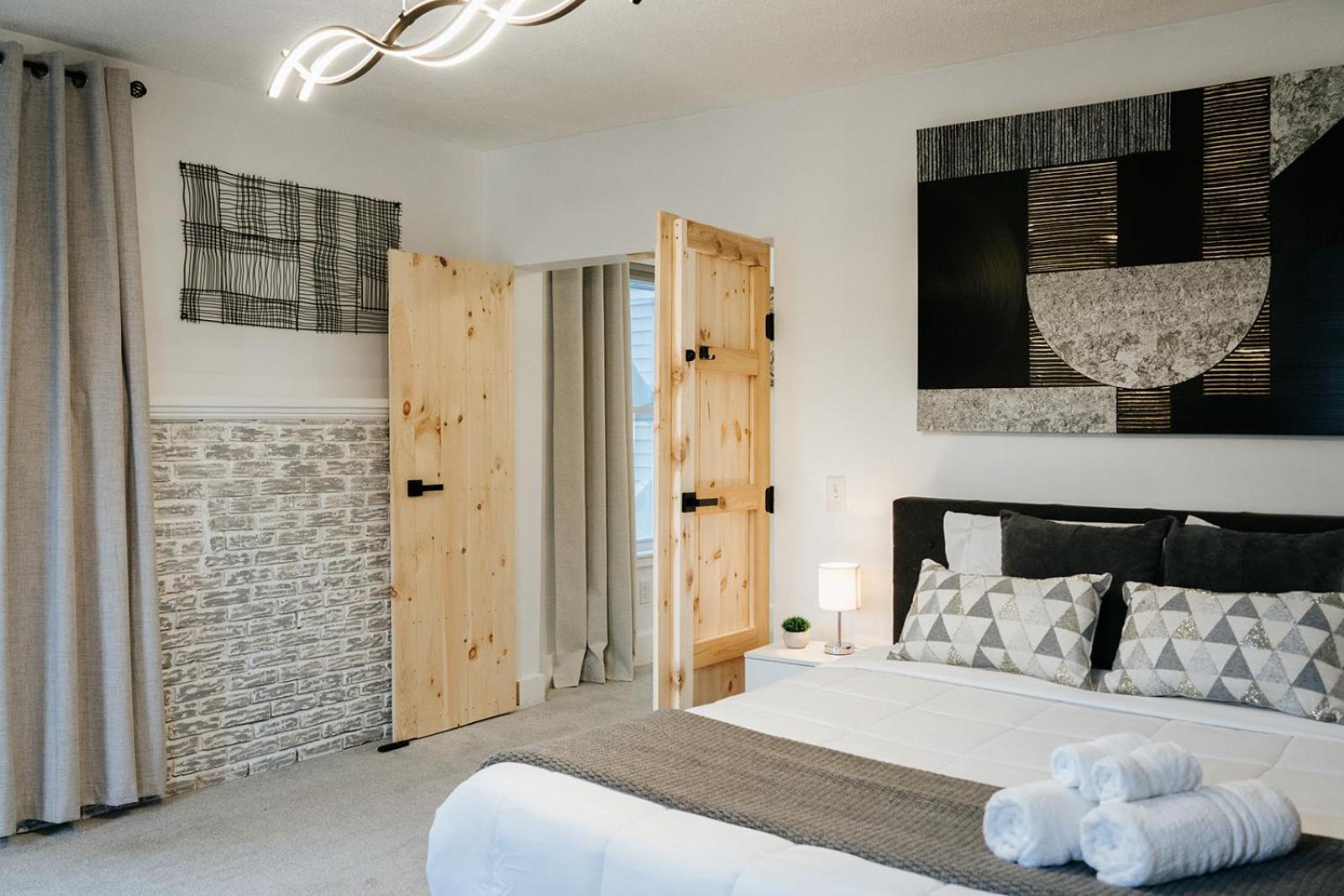 New! Cozy And Modern Unit With Hot Tub Apartment *