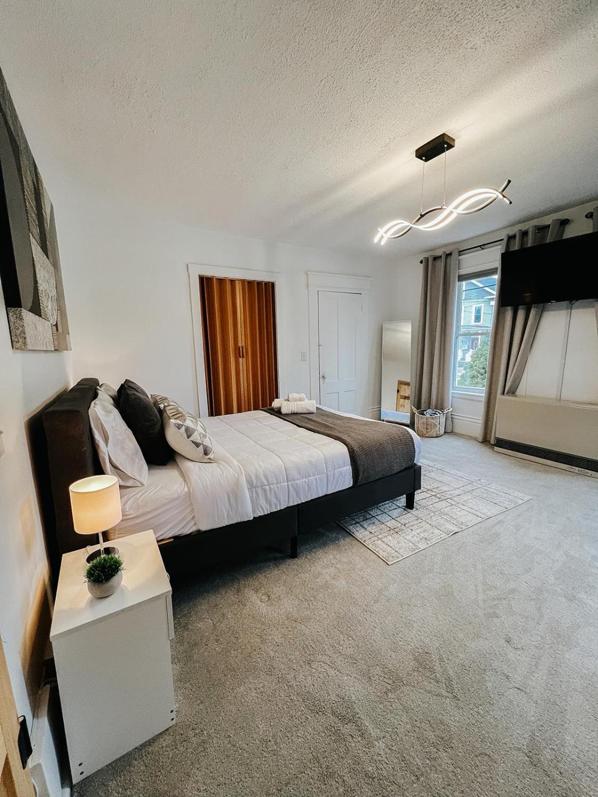 New! Cozy And Modern Unit With Hot Tub Apartment